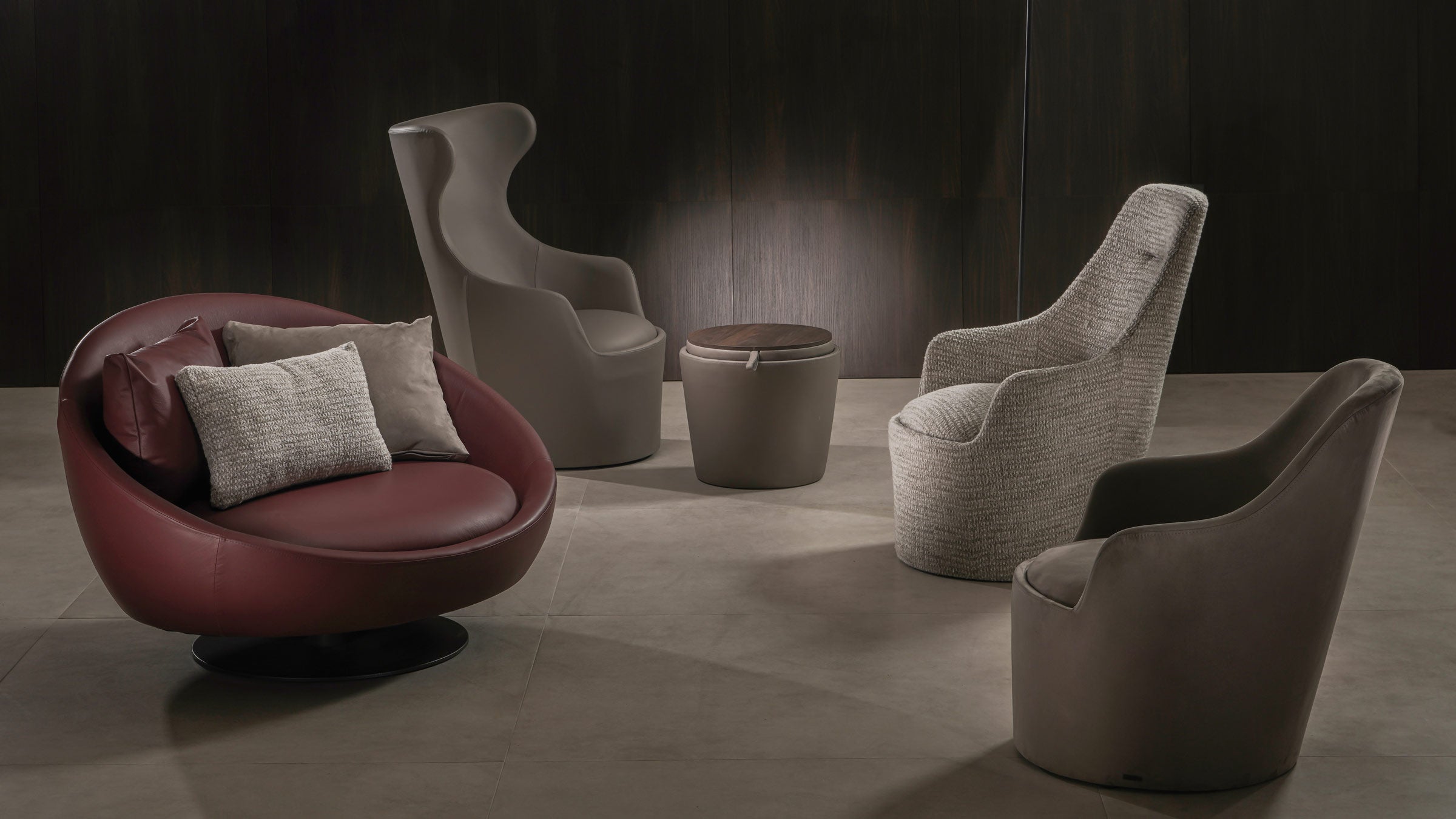 Armchairs / Lounges